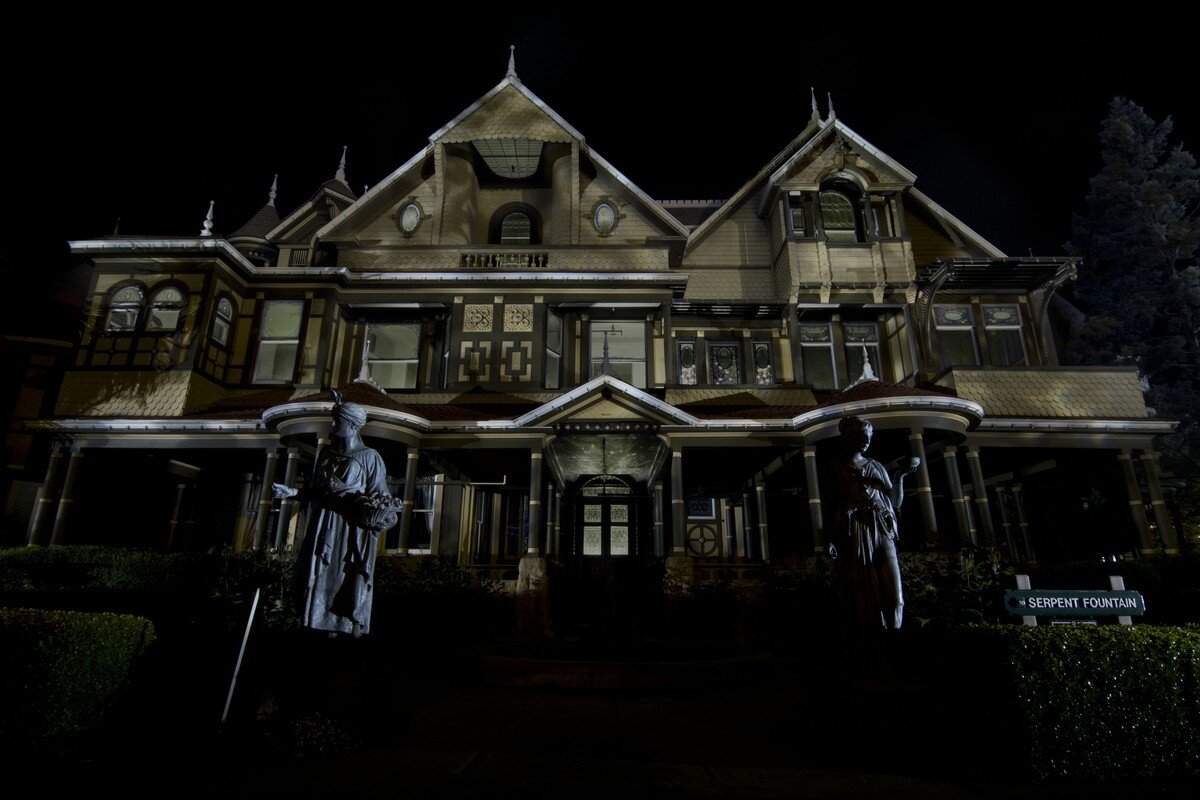 Дом Винчестеров в Калифорнии можно посетить заплатив от 15,99 до 69,99 долларов в зависимости от выбранной экскурсии. 