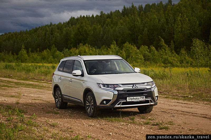 Mitsubishi Outlander 2018 год