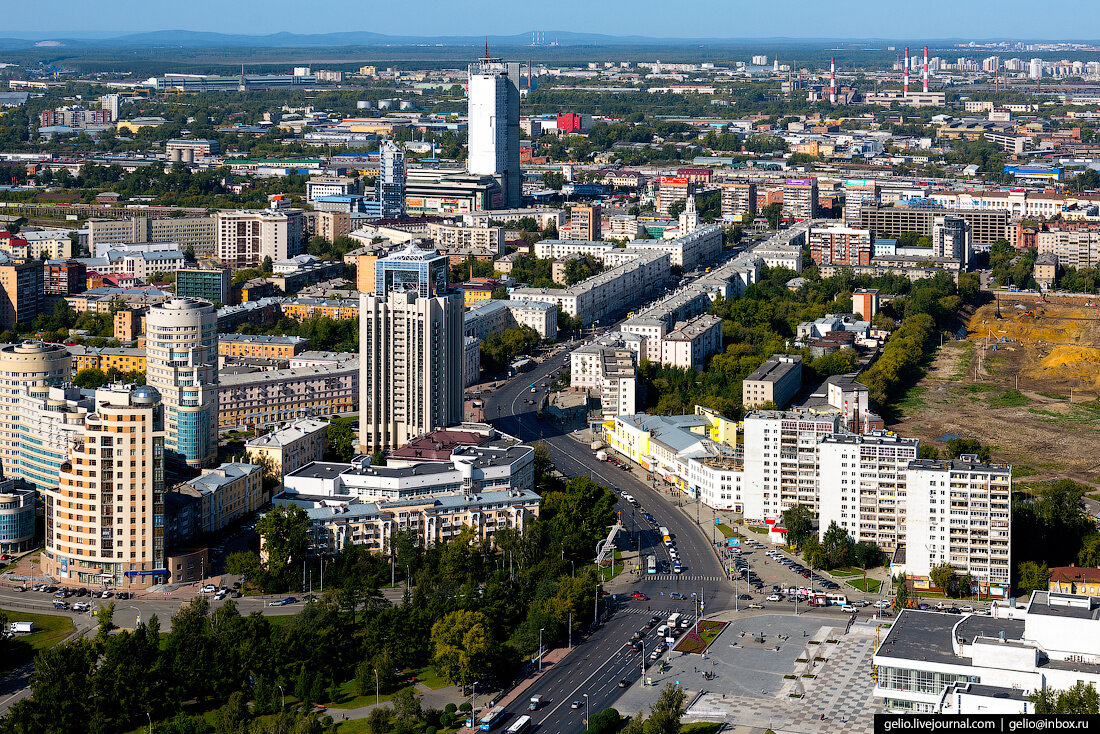 Екатеринбург 2000. Вертолет Екатеринбург. Население Екатеринбурга и Новосибирска. Свердловск Россия. Екатеринбург население Свердловск.