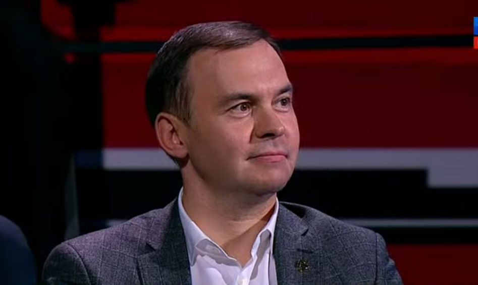 Коммунист взбодрился.