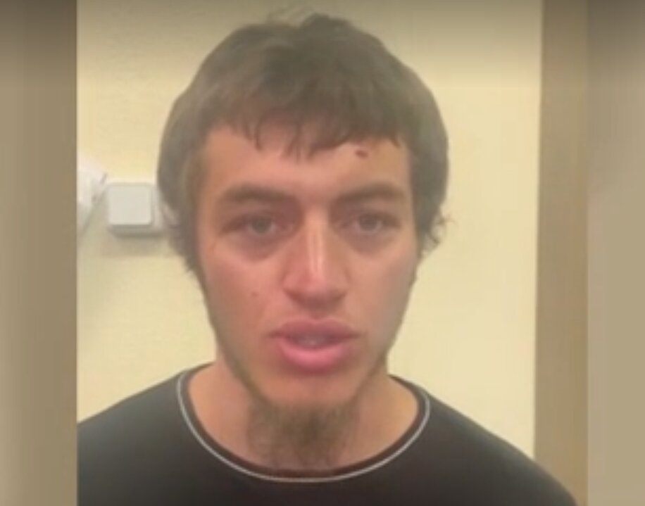 Один из задержанных, подозреваемый в зверском избиении. (РЕН-ТВ)