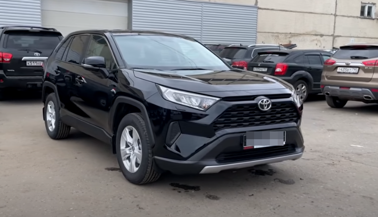 Toyota RAV4 в комплектации Престиж, 2,5 4WD, вариатор