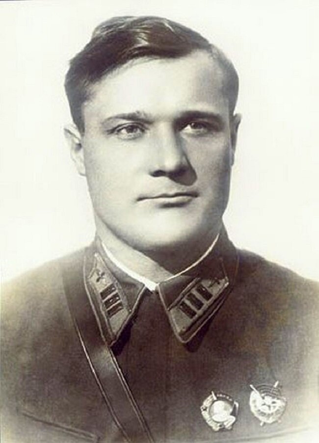 Изображение Яндекс Картинки. Командующий ВВС Западного Особого военного округа Герой Советского Союза генерал-майор авиации Иван Копец.