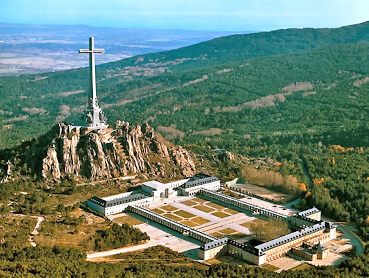 Мемориал Долина павших. Фото взято с ресурса Яндекс.Картинки 