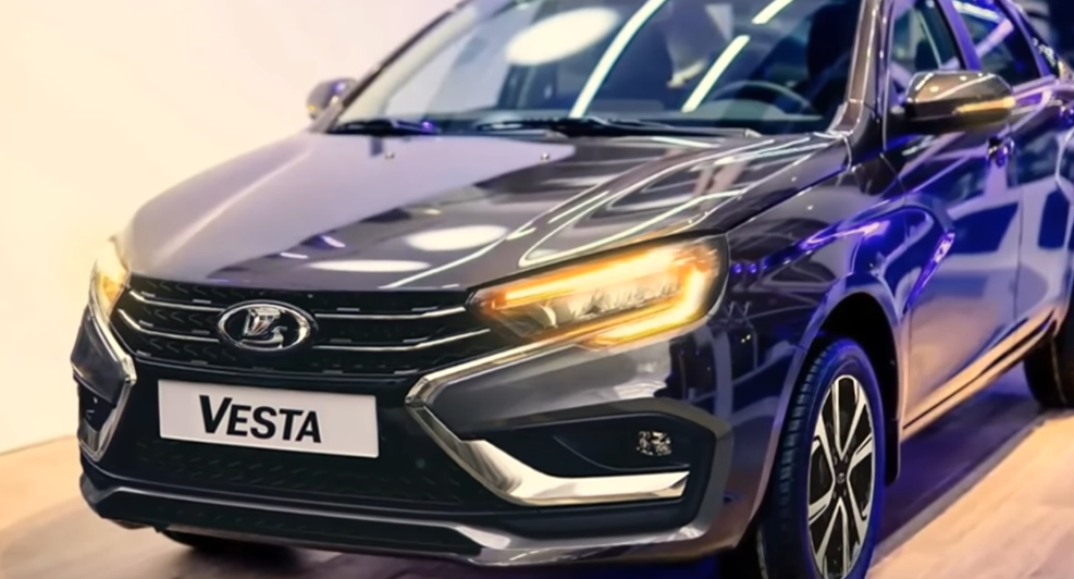 Будет ли работать АвтоВАЗ в 2022 году. На Ладу Весту могут поставить полный привод и турбонаддув. Цены стали больше на 247 тысяч