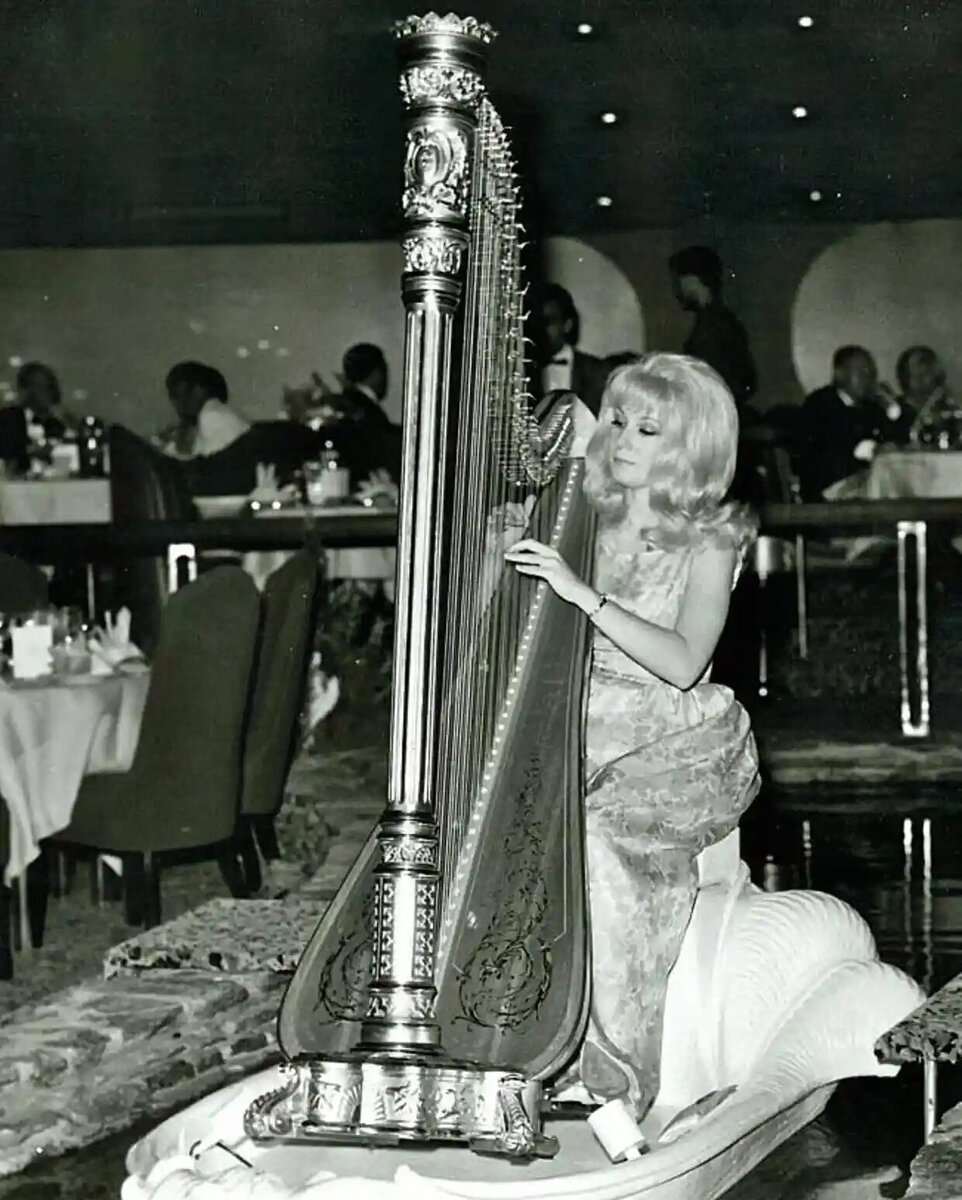 Гейл Левант на открытии ресторана "Морской купол"