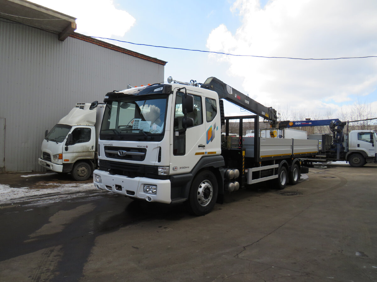 Кран-манипулятор Hiab 190 TM на базе Daewoo Novus CL7AF