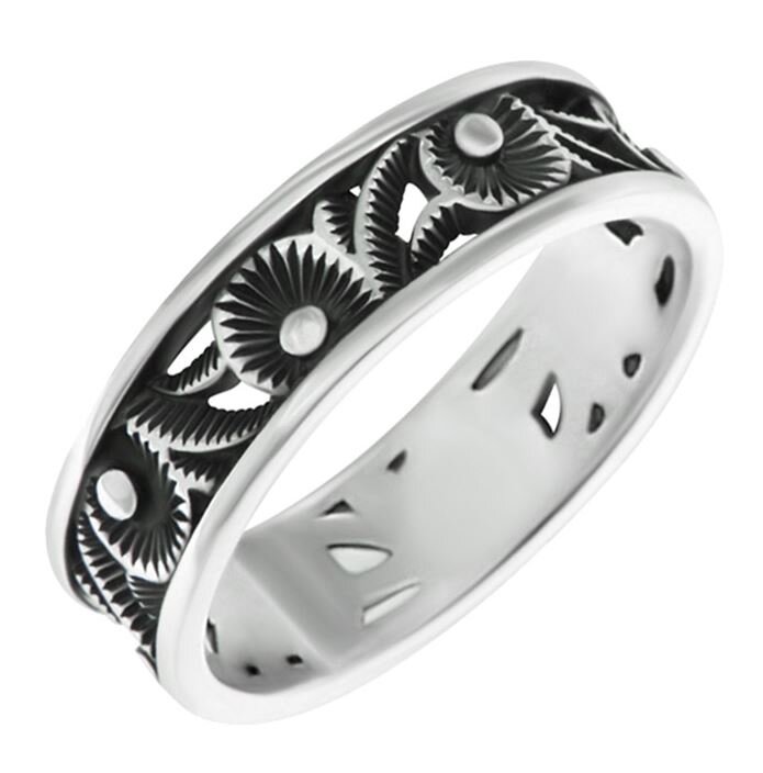 Серебряное кольцо, покрытое чернением