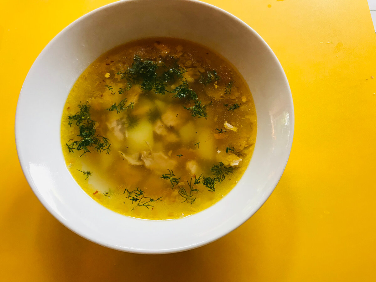 Суп из сайры консервированной. Суп с яичными блинчиками. Суп с сайрой консервированной и перловкой. Суп из Иваси консервы. Суп из сайры с рисом и картошкой