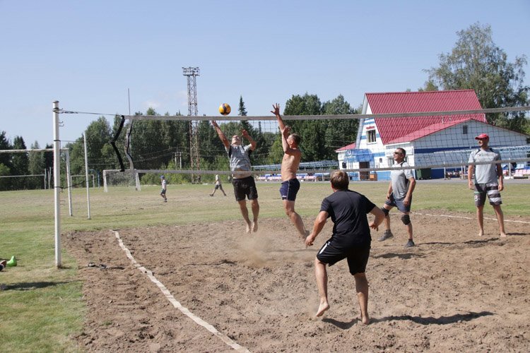 Рп5 крапивинский. Спорт школа Крапивинский. Стадион пгт Зеленогорский волейбол. Стадион Зеленогорский Крапивинский. Крапивинский округ лагерь.