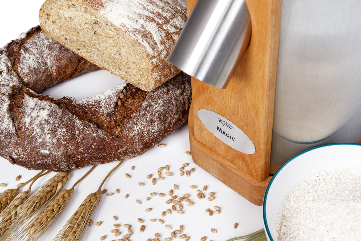 Домашняя мельница KoMo Fidibus Magic подойдёт для помола мягких зёрен и специй