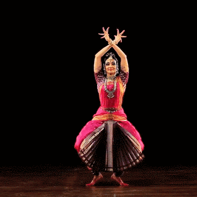 В индийской культуре древние знания сохранились в женских танцах. К сожалению только в танцах.