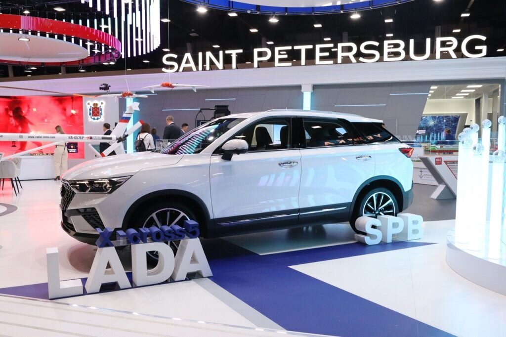 На фото: Lada Xcross5