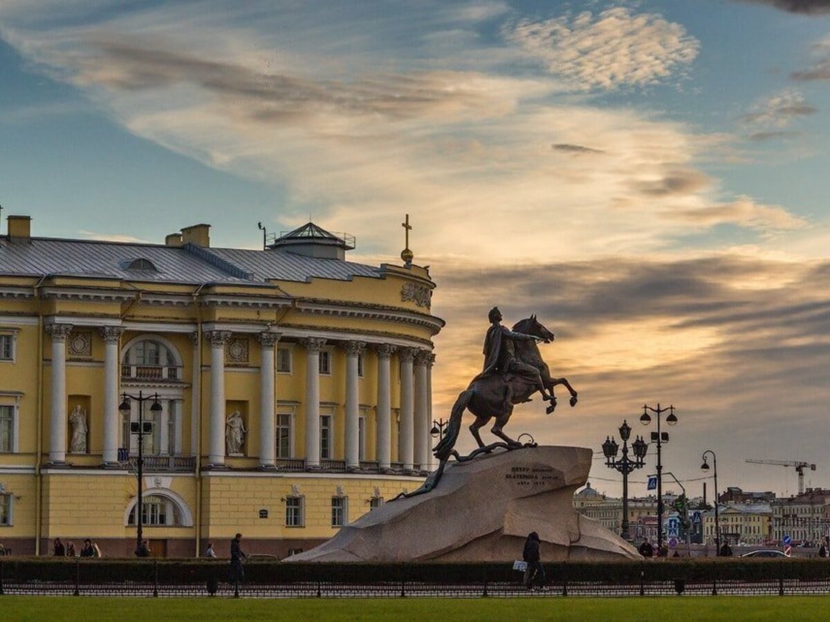 Сенаторская площадь в Санкт-Петербурге