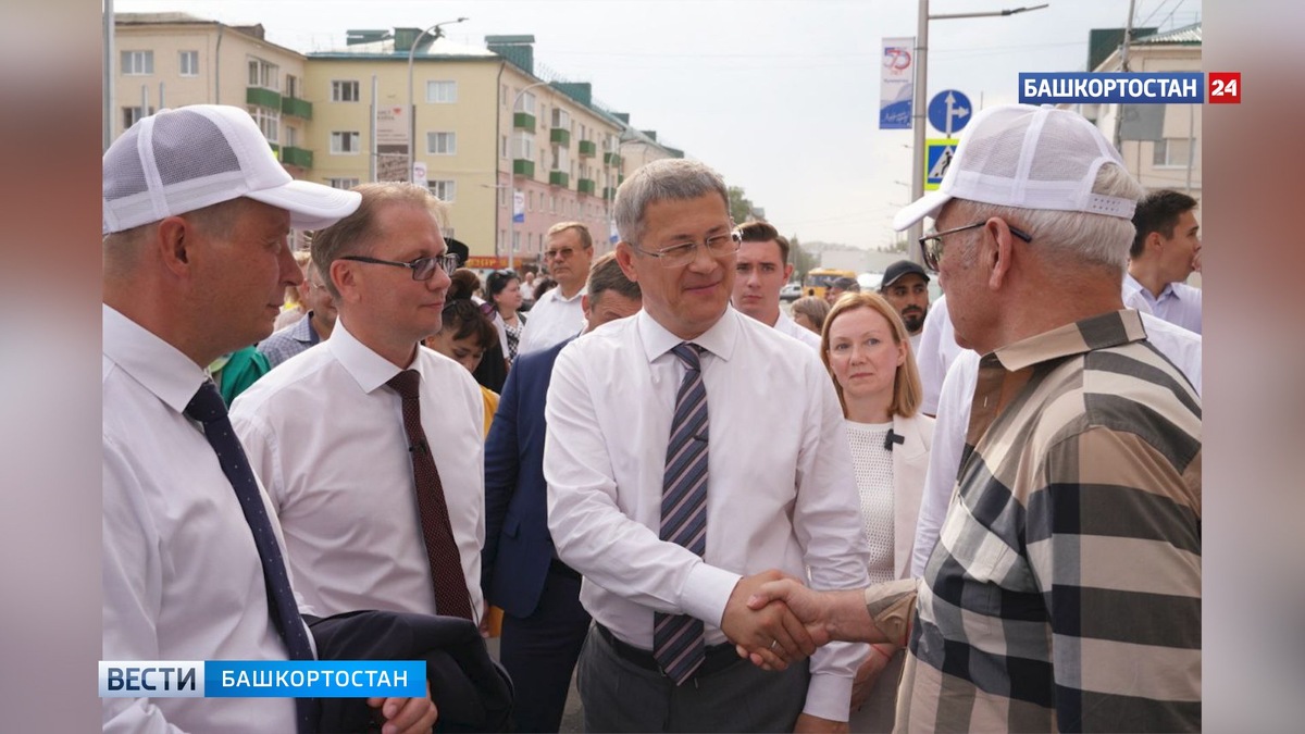    Глава Башкирии Радий Хабиров поздравил жителей Кумертау с 70-летием города