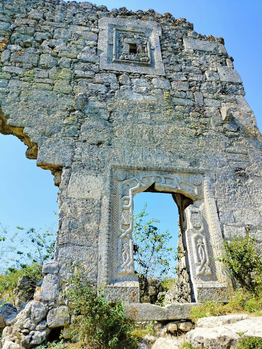 Орнаменты на окнах цитадели