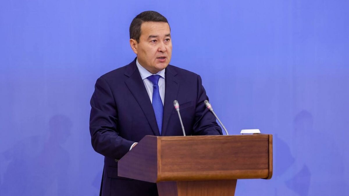    Фото: пресс-служба премьер-министра Август Макаров