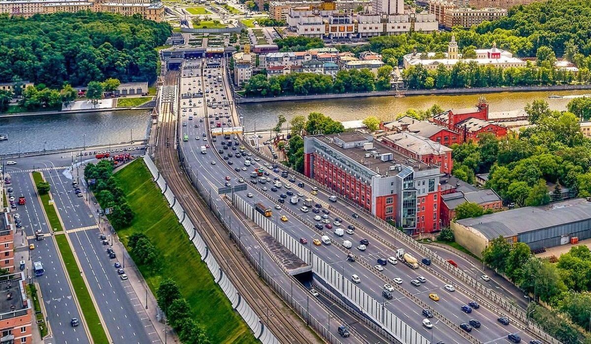     Дорога в Москве. Источник: mos.ru Автор фото: Пресс-служба Мэра и Правительства Москвы