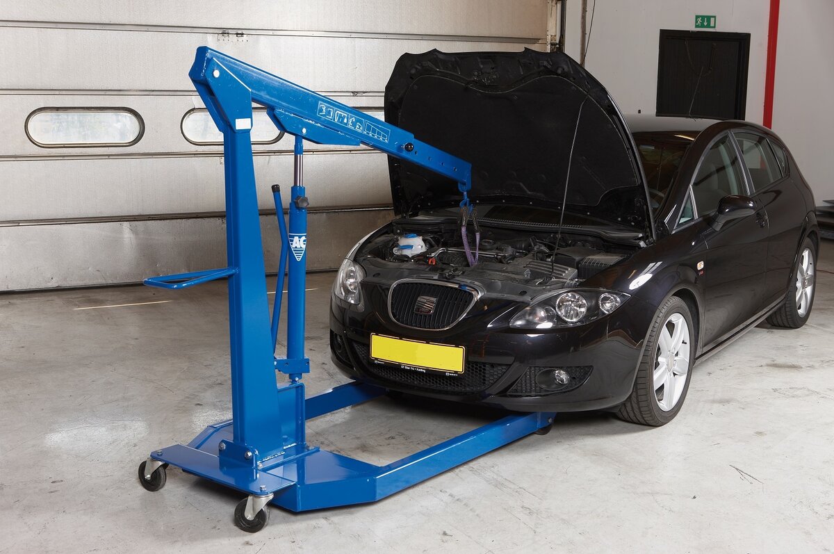 Гидравлические гаражные краны позволяют осуществлять выемку моторов из подкапотного пространства и осуществлять их ремонт.