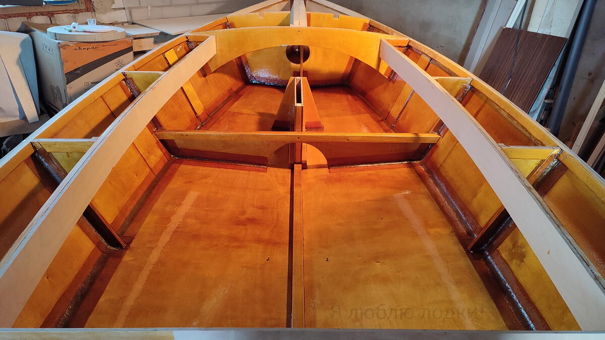 Глядя на это фото вспомнилась строчка из бесконечно далекого прошлого; "он ведь с нашим знаменем цвета одного". Кто "он" я уже и не помню...