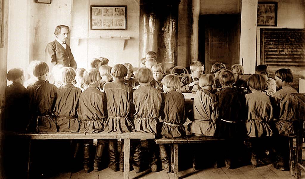 Деревенская дореволюционная школа