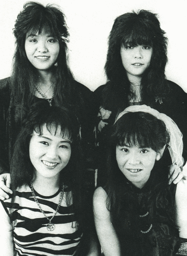 На этот раз девчата