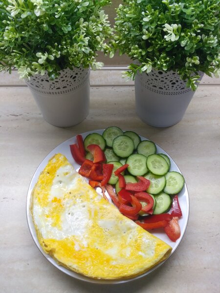 Ужин: яичница с овощами