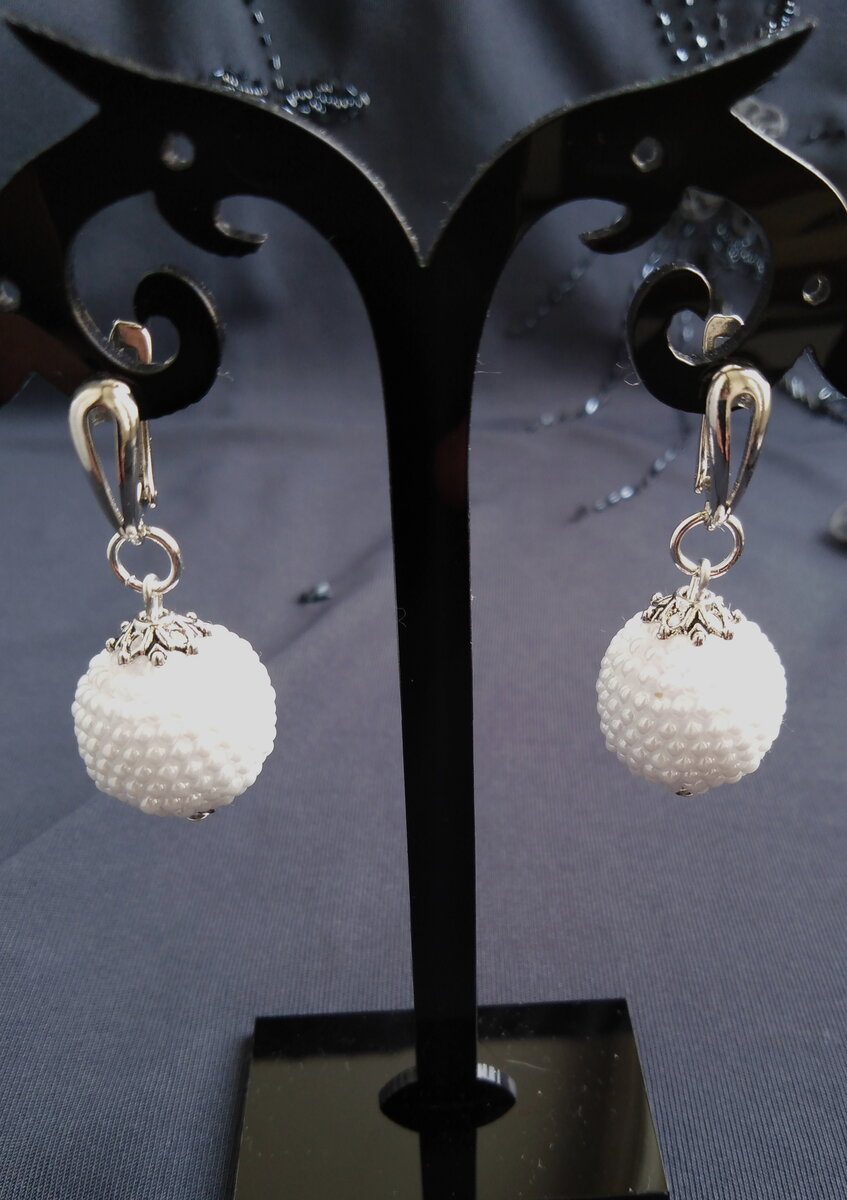 На изготовление этих серёжек у меня ушло примерно 3 часа