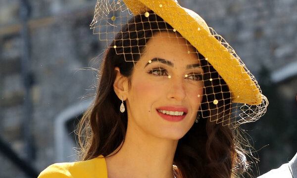 Элегантность и женственность: 8 правил дресс-кода Амаль Клуни