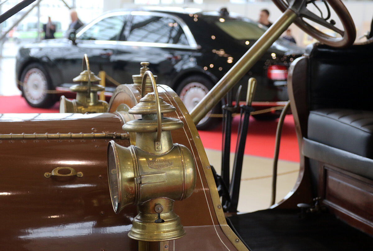 Николай II первым стал передвигаться на автомобильной технике и выбрал французский  Delaunay-Belleville Belvalette 24Hp