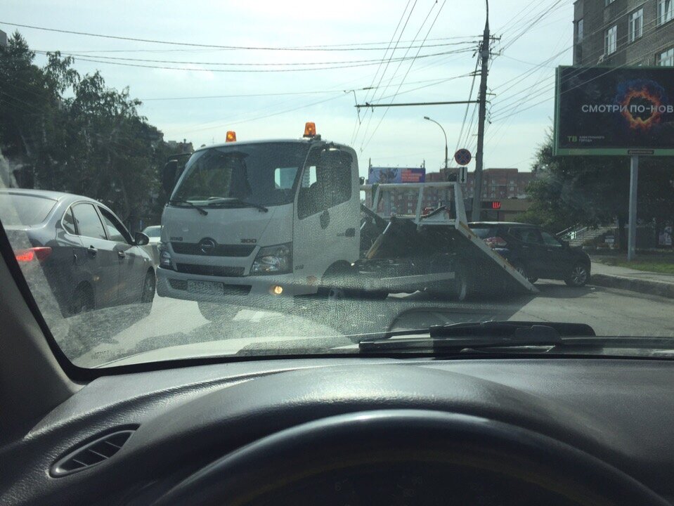 тот самый эвакуатор, проспект димитрова, 7.