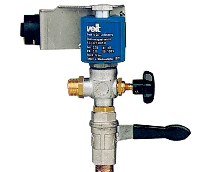 так выглядит набор для подключения утюга Veit к паровой линии, оригинальное название паровой адаптер. veit 2215 steam adaptor.