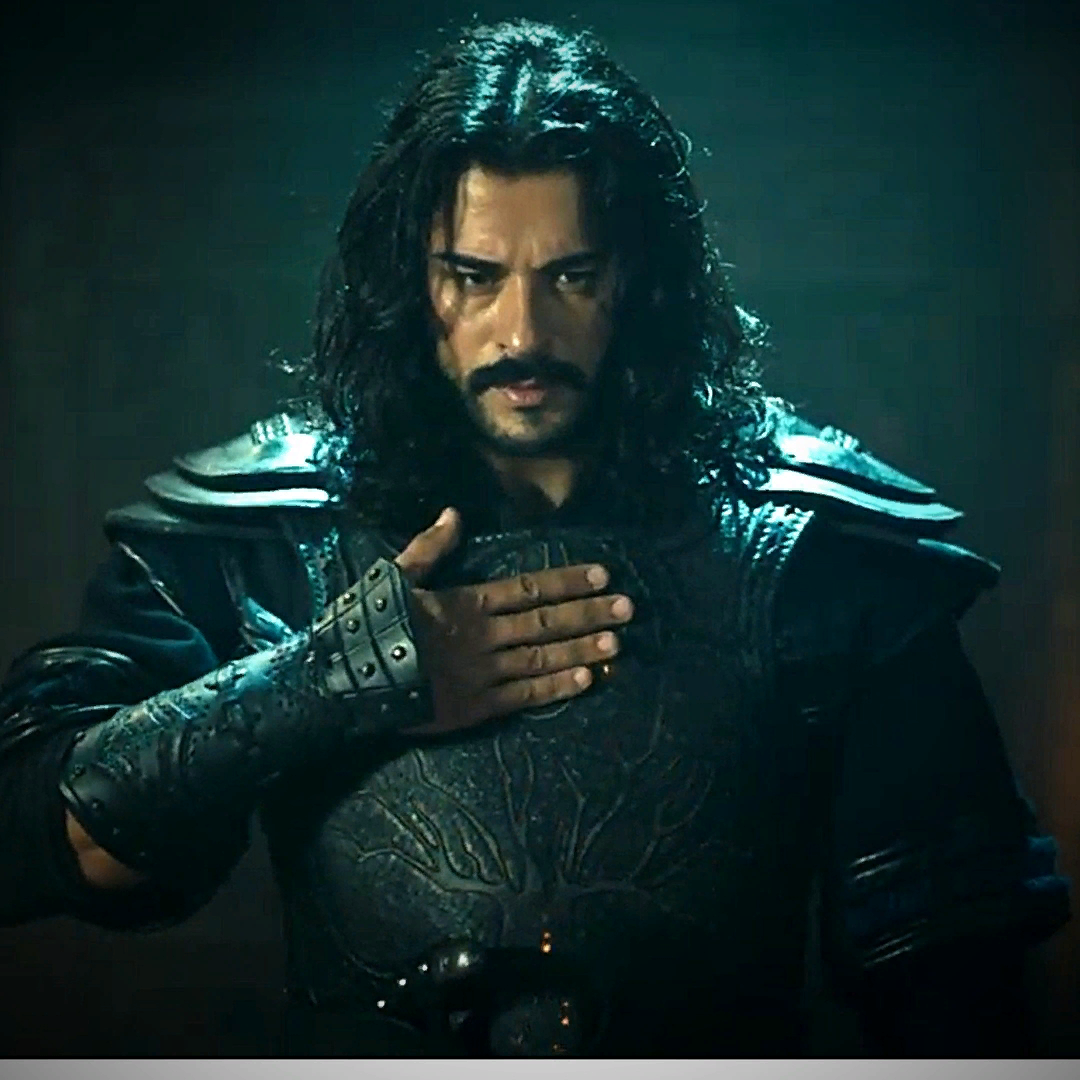 Бурак Озчивит в роли Османа I, сериал "Возрождение Османа Гази"