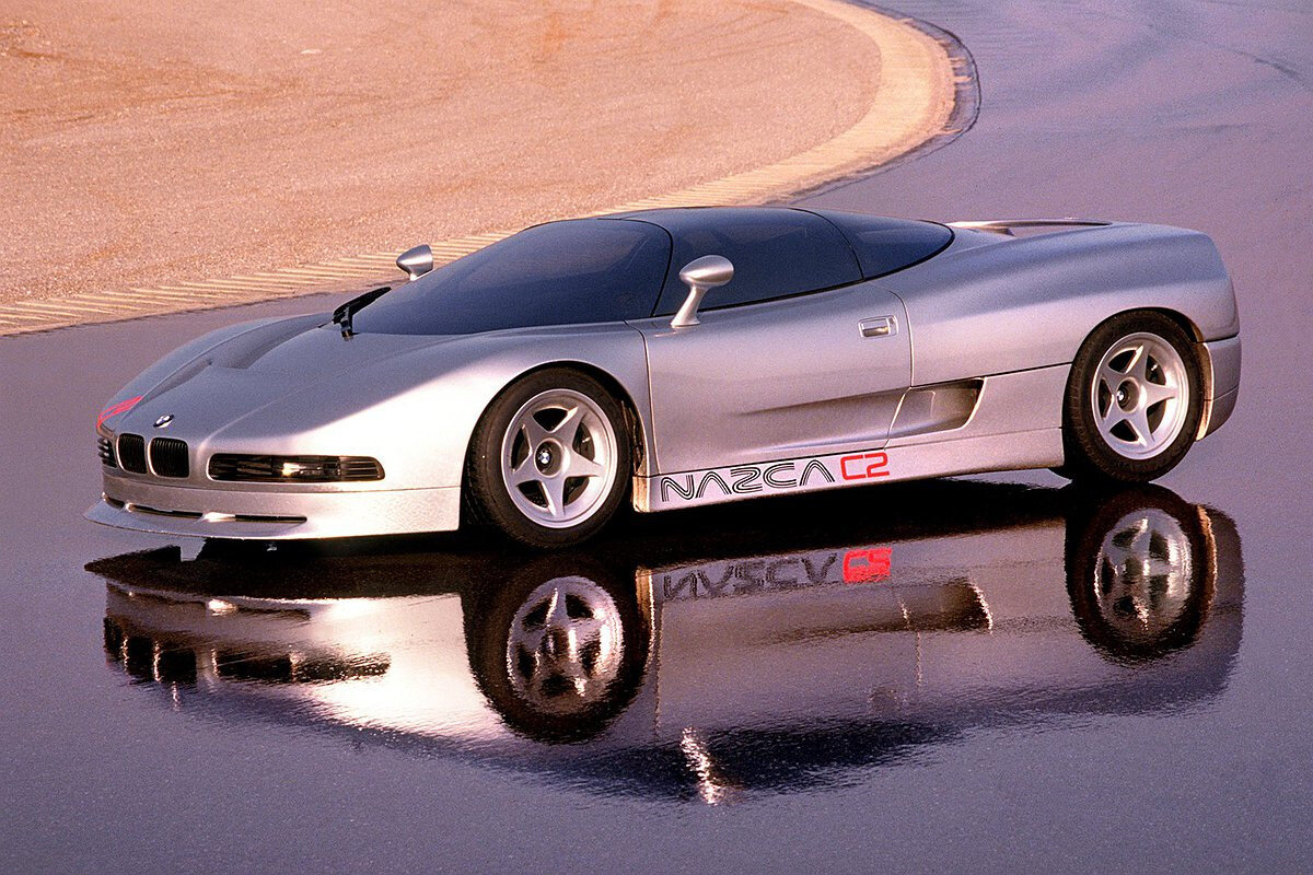 Сравнение реальной модели автомобиля с моделью из игры Need for Speed III Hot Pursuit.