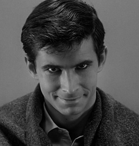 Норман Бейтс в фильме "Психоз" Хичкока 