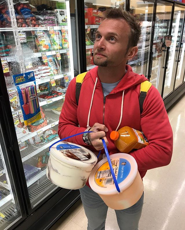 При съемках  ни один продукт не пострадал :)