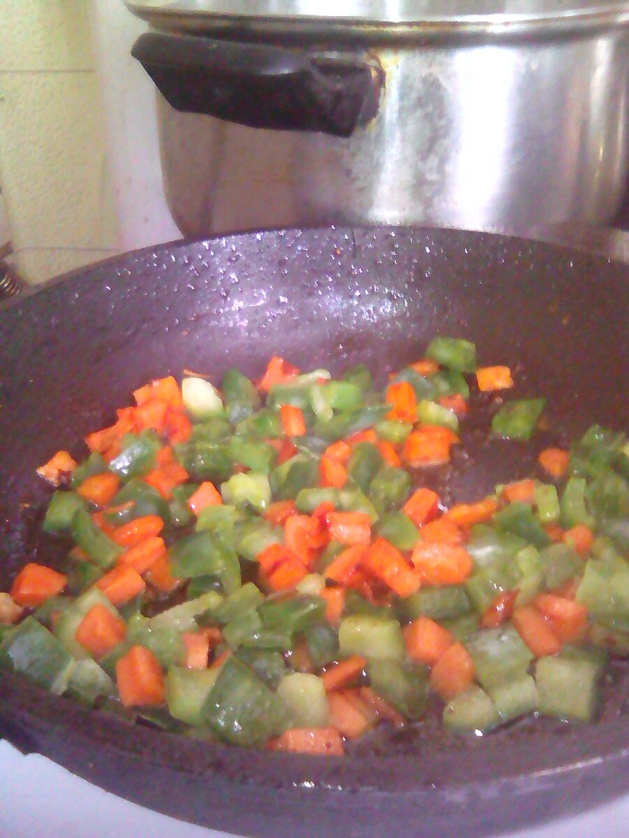 Тушатся овощи