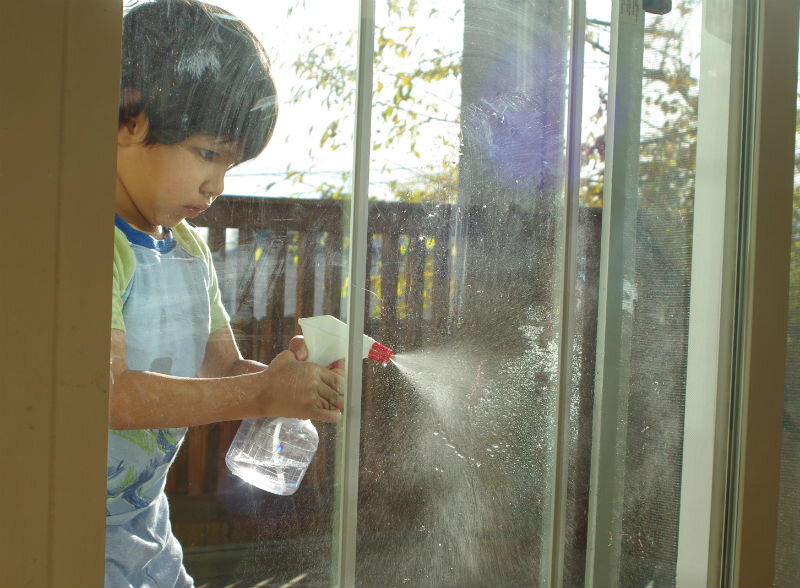 За небольшую плату я помогал по дому