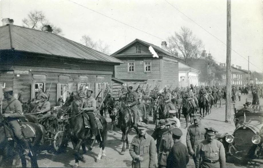 Татарстан восстание. Гражданская война в Якутии 1918. Гражданская война в России Иркутск 1918. Белочехи в Самаре в гражданской войне. Гражданская война 1918 года.