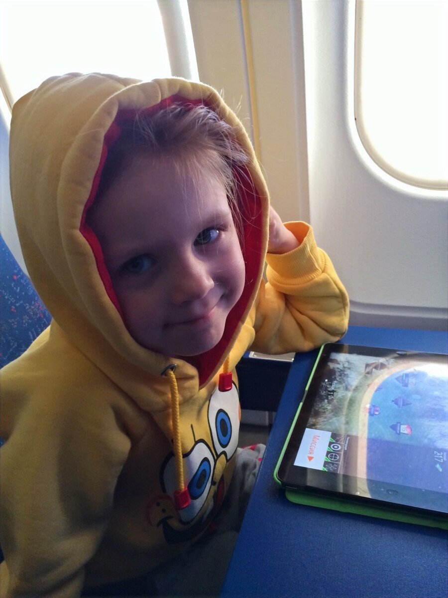Моя дочь Дашуля после 15 часов перелета. 