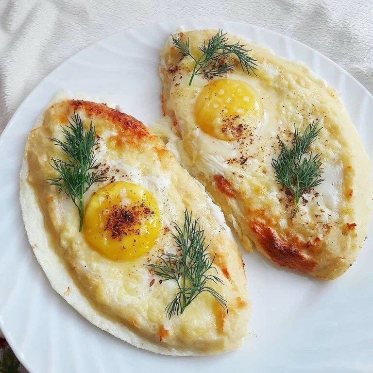 Пп рецепты хачапури с сыром. ПП хачапури по аджарски. Хачапури по Аджарский ПП. ПП хачапури по аджарски с творогом. ПП хачапури по аджарски с творогом и сыром