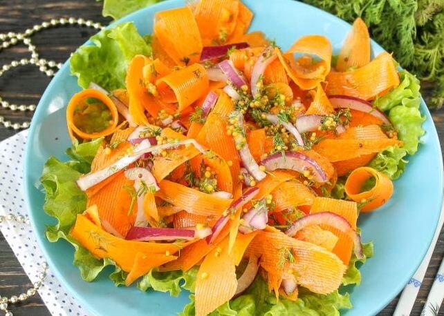 Ударим морковкой по авитаминозу: салаты, которые нужно срочно включить в своё меню
