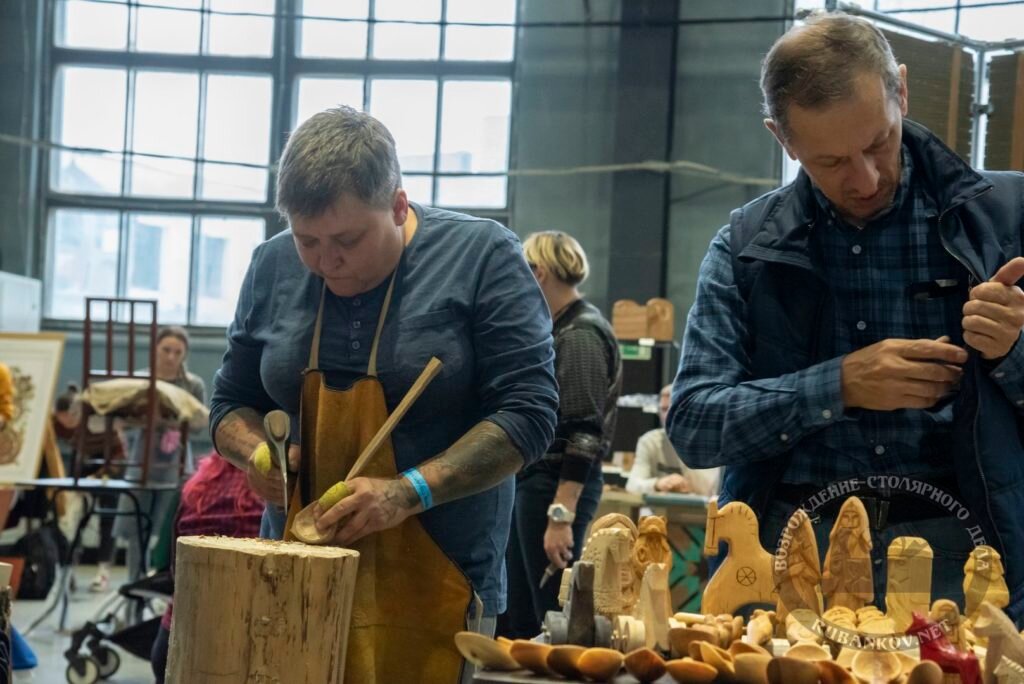 Мастера ложкарного ремесла