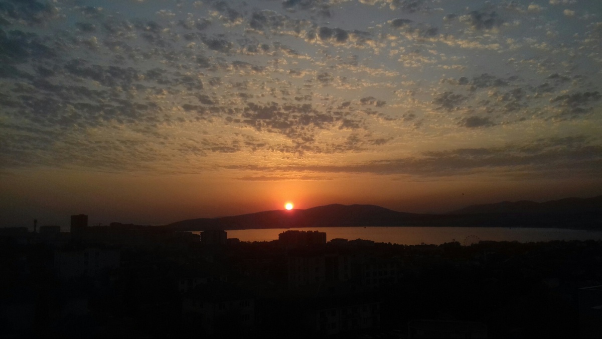 Вид из окна на бухту