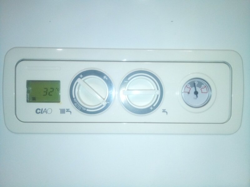 Батареи 32° С, в квартире 23° С