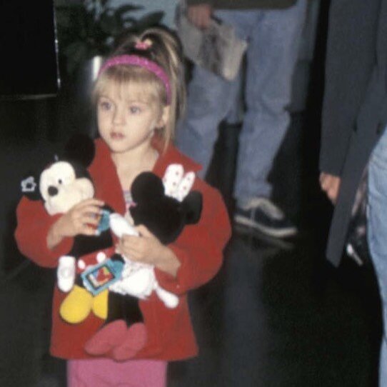 Маленькая дочь Курта Кобейна.