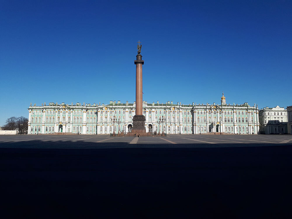 Картина с ультрафиолетовой подсветкой. Sightseeing of saint petersburg. Питер сейчас фото. Магазин одежды рядом со мной. Уф спб сегодня.