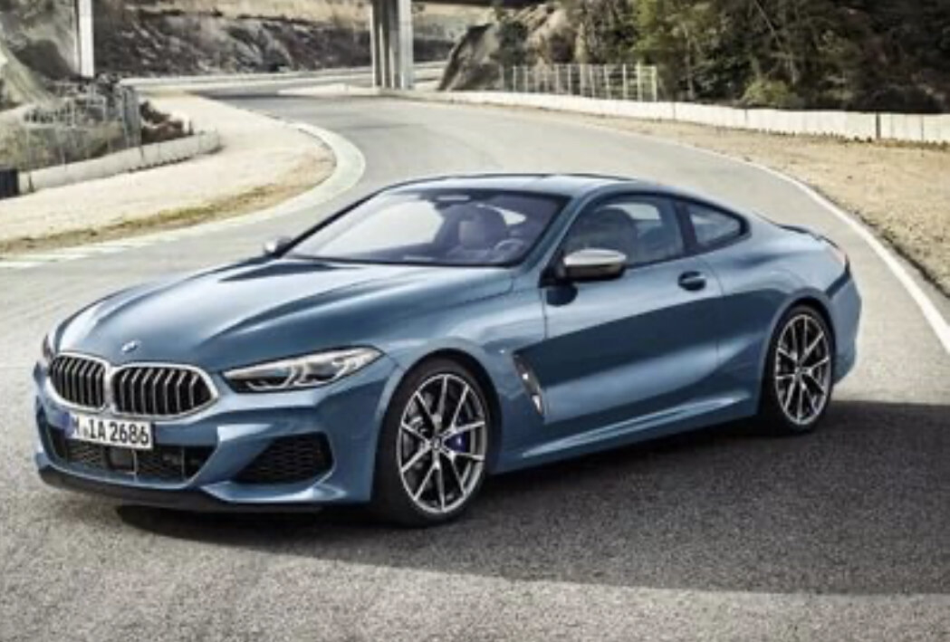 BMW Group Россия объявляет цены на новое спортивное купе класса люкс BMW 8 серии Coupe, которое появится в дилерских центрах 24 ноября 2018 года. На старте продаж в России будут доступны две версии модели – BMW 840d xDrive Coupe и BMW M850i xDrive, цены на которые начинаются от 6 600 000 и 8 290 000 рублей соответственно. Эксклюзивное купе от баварского концерна отличается широким набором стандартного оснащения. В числе прочего, оно включает ассистенты вождения и парковки, обогревы передних сидений, рулевого колеса и подлокотников, а также автодоводчики дверей, комфортный доступ, интерактивный ключ BMW display key и многое другое