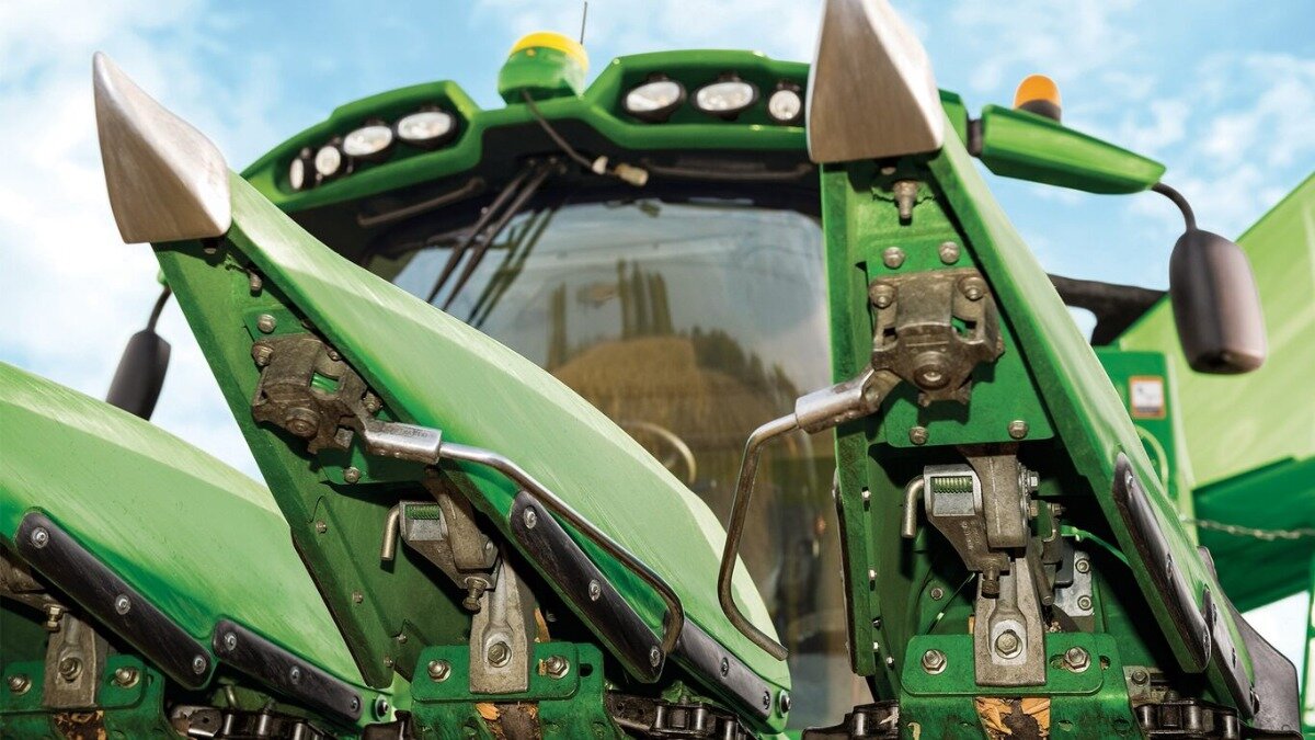 Фото:Deere.com Жатка комбайна оборудована сенсором по технологии RowSense