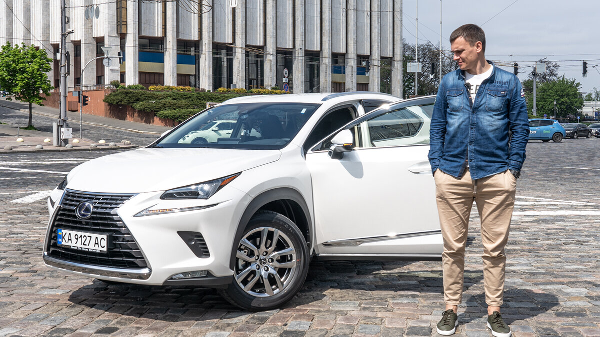 Подробный обзор Лексус ЭнИкс 2020